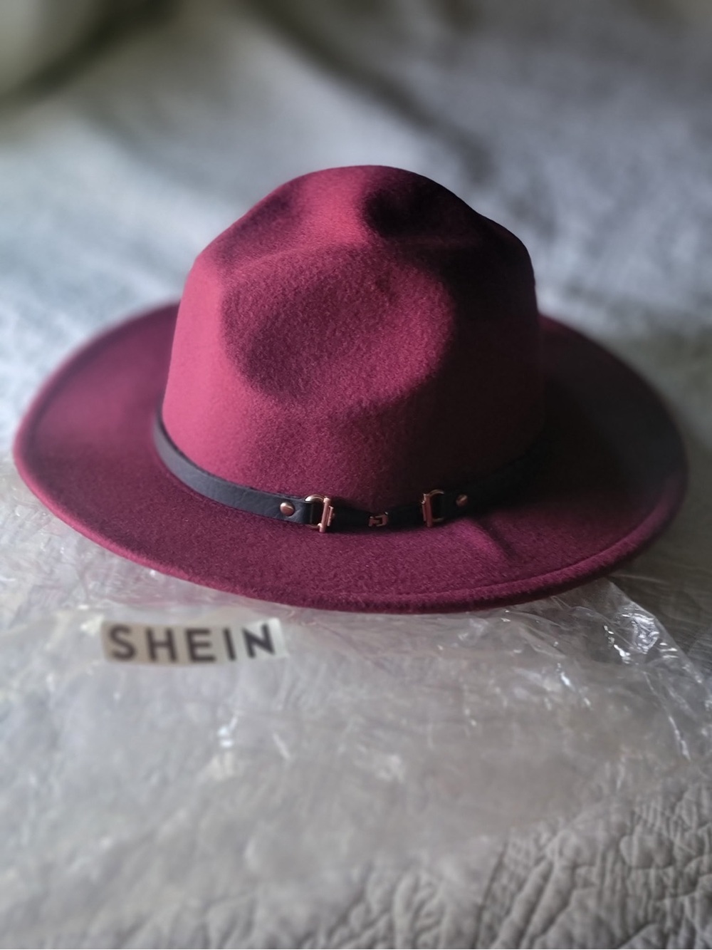 SHEIN Maroon Felt Wide-Brim Fedora with Black Band